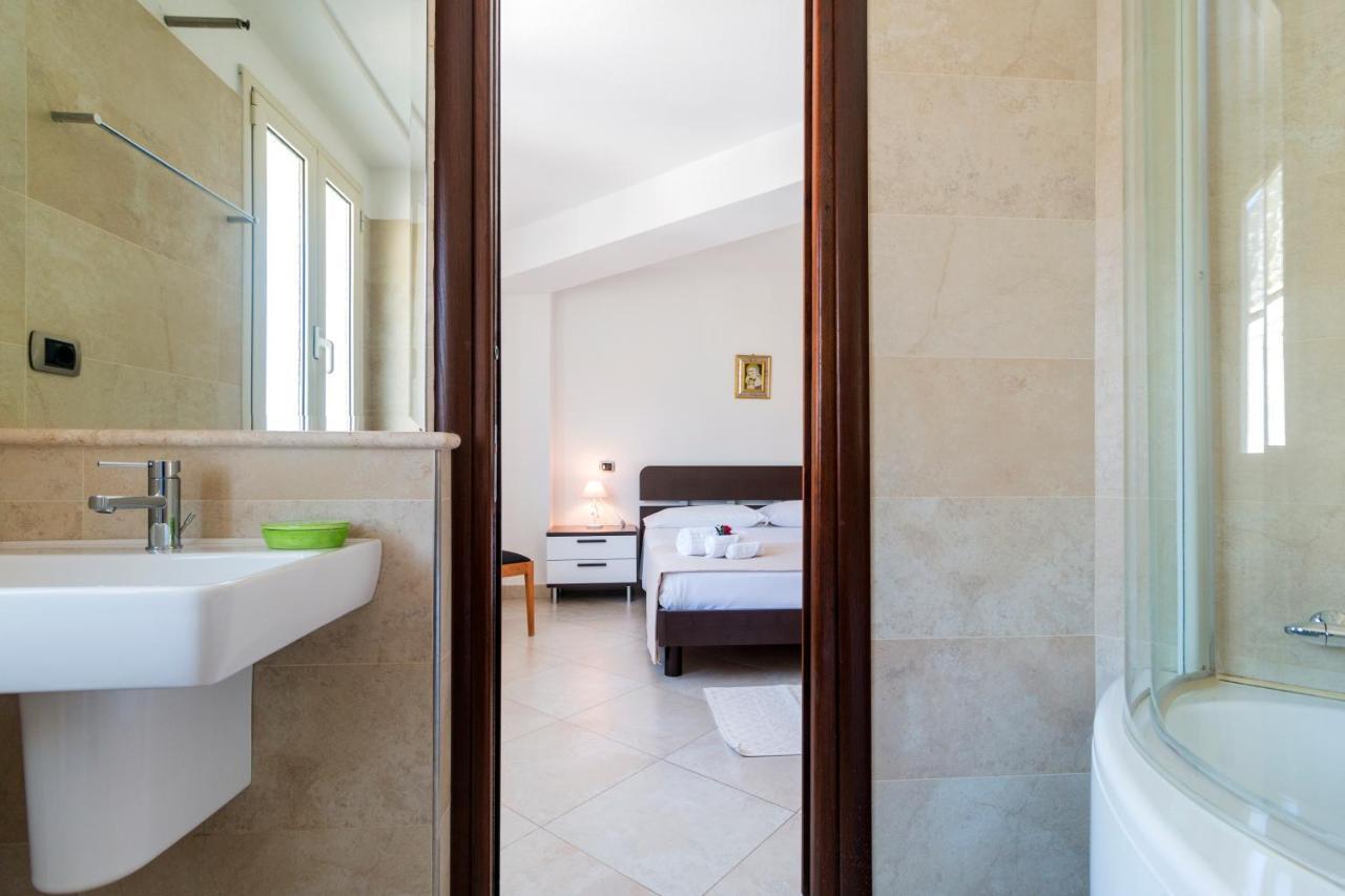 Royal Suite Apartment Cala Gonone Buitenkant foto